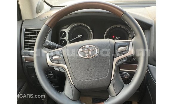 Buy Import Toyota DA White Truck in Import - Dubai in Harare Buy Import Toyota DA White Truck in Import - Dubai in Harare