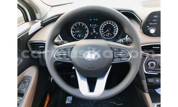 Tenga Imported Hyundai Santa Fe Chena Mota in Import - Dubai in Harare Tenga Imported Hyundai Santa Fe Chena Mota in Import - Dubai in Harare