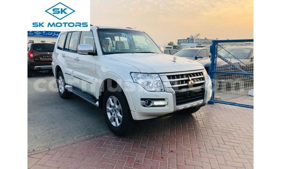 Tenga Imported Mitsubishi Pajero Chena Mota in Import - Dubai in Harare