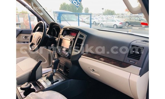 Buy Import Mitsubishi Pajero White Car in Import - Dubai in Harare Buy Import Mitsubishi Pajero White Car in Import - Dubai in Harare