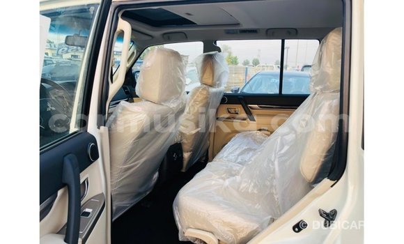 Buy Import Mitsubishi Pajero White Car in Import - Dubai in Harare Buy Import Mitsubishi Pajero White Car in Import - Dubai in Harare
