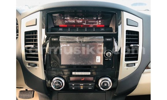 Buy Import Mitsubishi Pajero White Car in Import - Dubai in Harare Buy Import Mitsubishi Pajero White Car in Import - Dubai in Harare