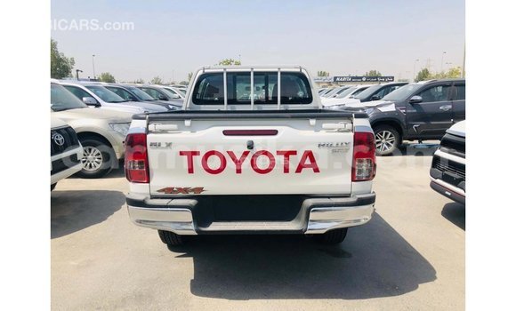 Buy Import Toyota Hilux White Car in Import - Dubai in Harare Buy Import Toyota Hilux White Car in Import - Dubai in Harare