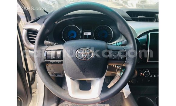 Buy Import Toyota Hilux White Car in Import - Dubai in Harare Buy Import Toyota Hilux White Car in Import - Dubai in Harare