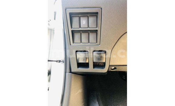 Buy Import Toyota Hilux White Car in Import - Dubai in Harare Buy Import Toyota Hilux White Car in Import - Dubai in Harare