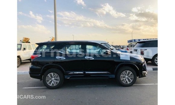 Acheter Import Voiture Toyota Fortuner Noir à Import - Dubai, Harare Acheter Import Voiture Toyota Fortuner Noir à Import - Dubai, Harare
