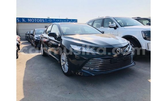 Nunua Imported Toyota Camry Nyeusi Gari ndani ya Import - Dubai nchini Harare