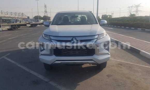 Buy Import Mitsubishi L200 White Car in Import - Dubai in Harare