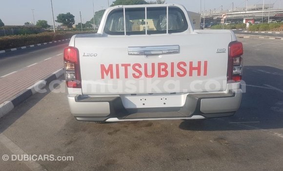 Acheter Import Voiture Mitsubishi L200 Blanc à Import - Dubai, Harare Acheter Import Voiture Mitsubishi L200 Blanc à Import - Dubai, Harare