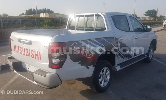 Acheter Import Voiture Mitsubishi L200 Blanc à Import - Dubai, Harare Acheter Import Voiture Mitsubishi L200 Blanc à Import - Dubai, Harare