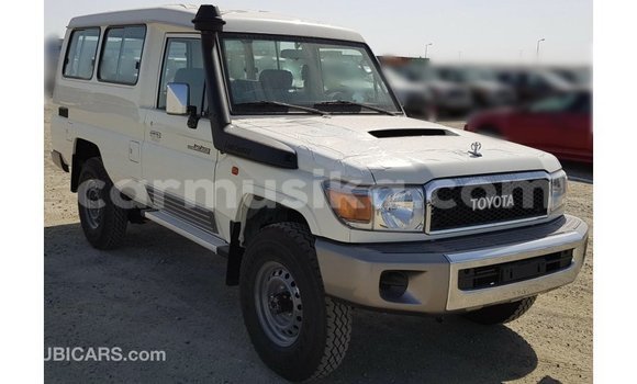 Acheter Import Voiture Toyota Land Cruiser Blanc à Import - Dubai, Harare Acheter Import Voiture Toyota Land Cruiser Blanc à Import - Dubai, Harare