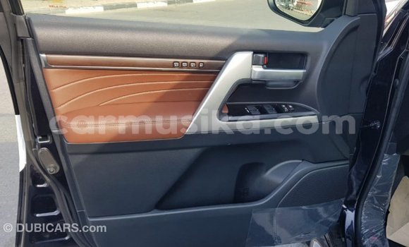 Acheter Import Voiture Toyota Land Cruiser Noir à Import - Dubai, Harare Acheter Import Voiture Toyota Land Cruiser Noir à Import - Dubai, Harare