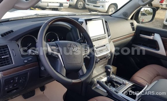 Acheter Import Voiture Toyota Land Cruiser Noir à Import - Dubai, Harare Acheter Import Voiture Toyota Land Cruiser Noir à Import - Dubai, Harare