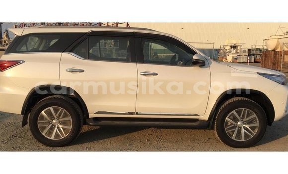 Acheter Import Voiture Toyota Fortuner Autre à Import - Dubai, Harare Acheter Import Voiture Toyota Fortuner Autre à Import - Dubai, Harare