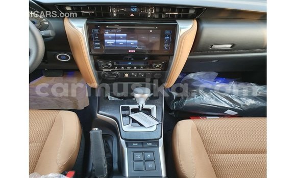 Acheter Import Voiture Toyota Fortuner Autre à Import - Dubai, Harare Acheter Import Voiture Toyota Fortuner Autre à Import - Dubai, Harare