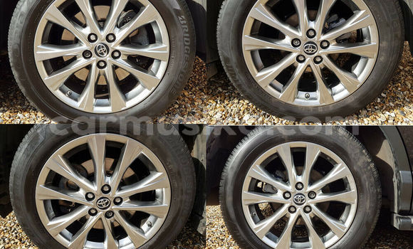 Tenga Tsaru Toyota RAV4 Beige Mota in Harare in Harare Tenga Tsaru Toyota RAV4 Beige Mota in Harare in Harare