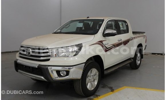Acheter Import Voiture Toyota Hilux Blanc à Import - Dubai, Harare Acheter Import Voiture Toyota Hilux Blanc à Import - Dubai, Harare