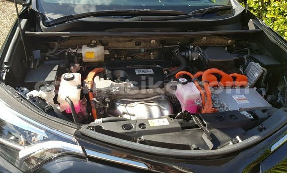 Tenga Tsaru Toyota RAV4 Beige Mota in Harare in Harare Tenga Tsaru Toyota RAV4 Beige Mota in Harare in Harare