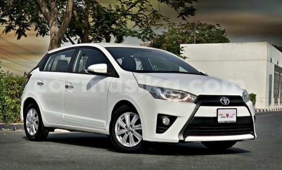 Nunua Imported Toyota Yaris Nyeupe Gari ndani ya Import - Dubai nchini Harare