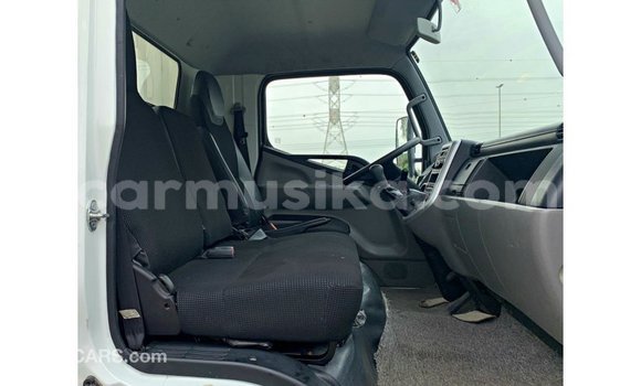Buy Import Mitsubishi Canter White Truck in Import - Dubai in Harare Buy Import Mitsubishi Canter White Truck in Import - Dubai in Harare
