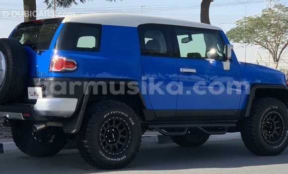Buy Import Toyota FJ Cruiser Blue Car in Import - Dubai in Harare Buy Import Toyota FJ Cruiser Blue Car in Import - Dubai in Harare