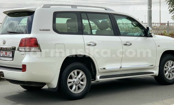 Buy Import Toyota Land Cruiser White Car in Import - Dubai in Harare Buy Import Toyota Land Cruiser White Car in Import - Dubai in Harare