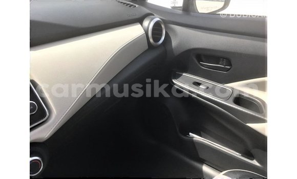 Acheter Import Voiture Nissan Sunny Blanc à Import - Dubai, Harare Acheter Import Voiture Nissan Sunny Blanc à Import - Dubai, Harare