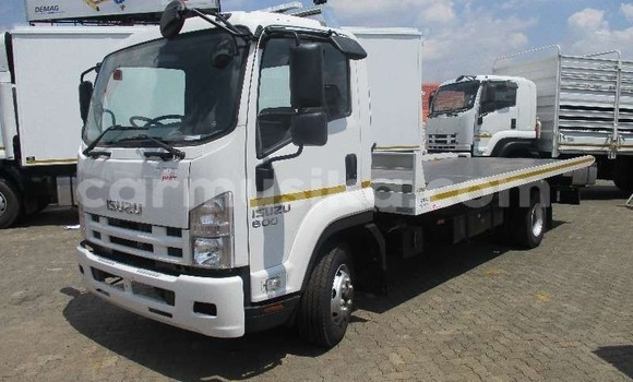Nunua Ilio tumika Isuzu FTR 850 Nyeupe Lori ndani ya Beitbridge nchini Matabeleland Kusini