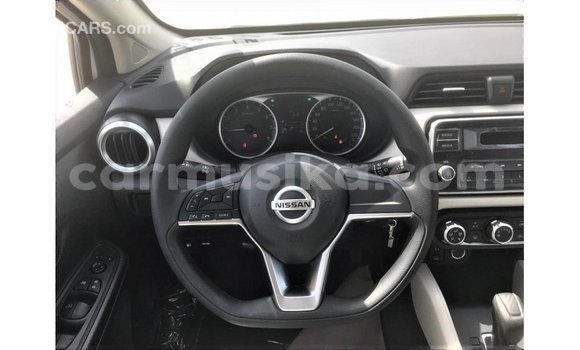 Acheter Import Voiture Nissan Sunny Blanc à Import - Dubai, Harare Acheter Import Voiture Nissan Sunny Blanc à Import - Dubai, Harare