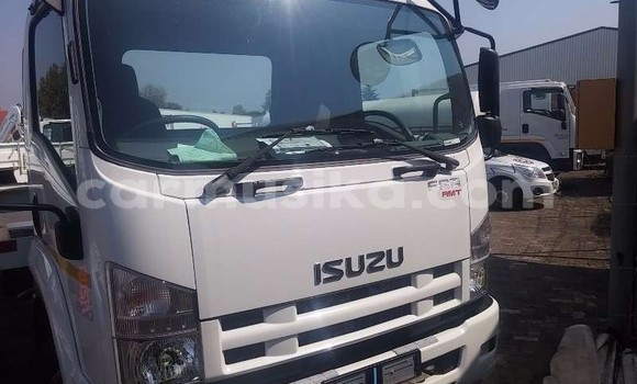 Acheter Occasion Utilitaire Isuzu FTR 850 Blanc à Beitbridge, Matabeleland South Acheter Occasion Utilitaire Isuzu FTR 850 Blanc à Beitbridge, Matabeleland South