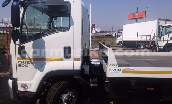 Acheter Occasion Utilitaire Isuzu FTR 850 Blanc à Beitbridge, Matabeleland South Acheter Occasion Utilitaire Isuzu FTR 850 Blanc à Beitbridge, Matabeleland South