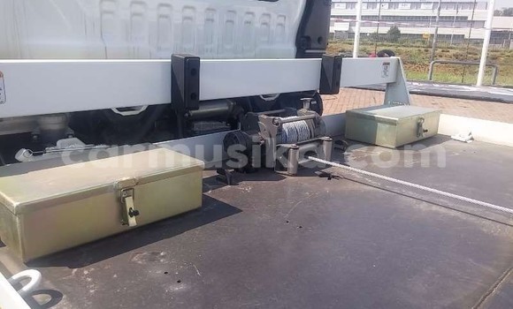 Acheter Occasion Utilitaire Isuzu FTR 850 Blanc à Beitbridge, Matabeleland South Acheter Occasion Utilitaire Isuzu FTR 850 Blanc à Beitbridge, Matabeleland South