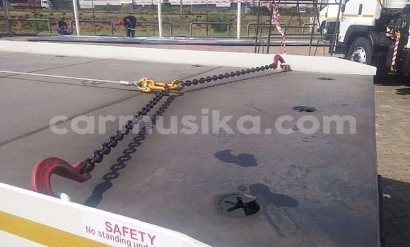 Acheter Occasion Utilitaire Isuzu FTR 850 Blanc à Beitbridge, Matabeleland South Acheter Occasion Utilitaire Isuzu FTR 850 Blanc à Beitbridge, Matabeleland South