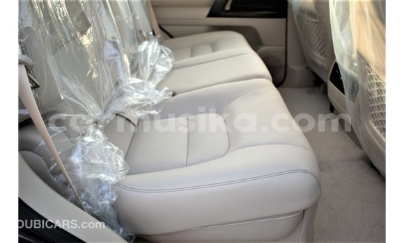 Acheter Import Voiture Toyota Land Cruiser Noir à Import - Dubai, Harare Acheter Import Voiture Toyota Land Cruiser Noir à Import - Dubai, Harare
