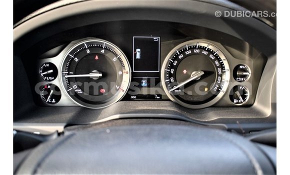 Acheter Import Voiture Toyota Land Cruiser Noir à Import - Dubai, Harare Acheter Import Voiture Toyota Land Cruiser Noir à Import - Dubai, Harare