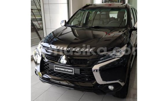 Acheter Import Voiture Mitsubishi Montero Noir à Import - Dubai, Harare