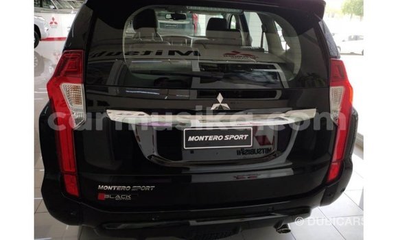 Acheter Import Voiture Mitsubishi Montero Noir à Import - Dubai, Harare Acheter Import Voiture Mitsubishi Montero Noir à Import - Dubai, Harare