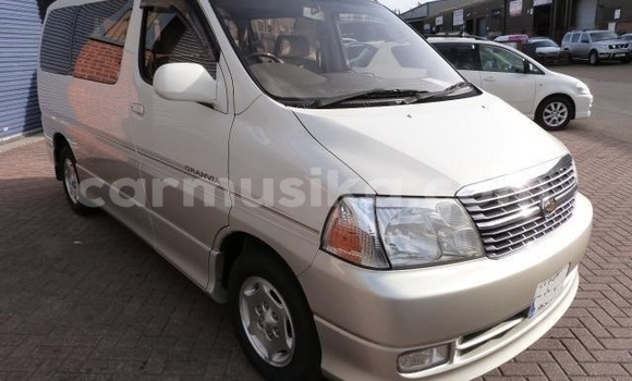 Acheter Import Voiture Toyota Granvia Blanc à Harare, Harare Acheter Import Voiture Toyota Granvia Blanc à Harare, Harare