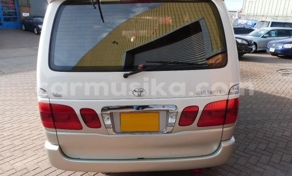 Acheter Import Voiture Toyota Granvia Blanc à Harare, Harare Acheter Import Voiture Toyota Granvia Blanc à Harare, Harare