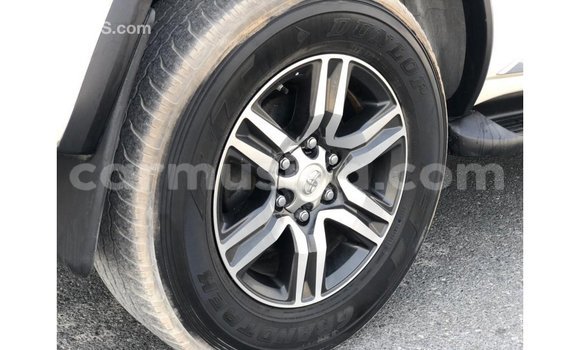 Buy Import Toyota Fortuner White Car in Import - Dubai in Harare Buy Import Toyota Fortuner White Car in Import - Dubai in Harare