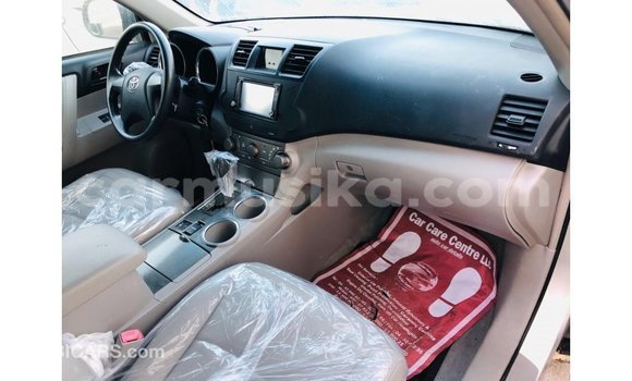 Tenga Imported Toyota Highlander Zvimwe Mota in Import - Dubai in Harare Tenga Imported Toyota Highlander Zvimwe Mota in Import - Dubai in Harare