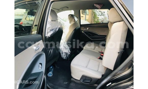 Tenga Imported Hyundai Santa Fe Nhema Mota in Import - Dubai in Harare Tenga Imported Hyundai Santa Fe Nhema Mota in Import - Dubai in Harare