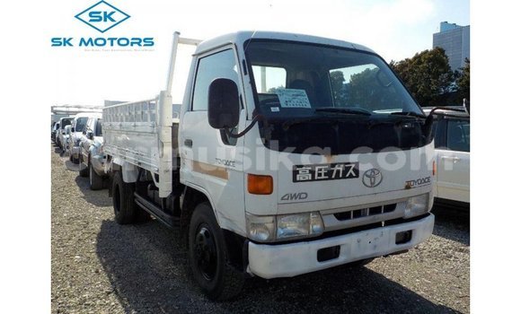 Buy Import Toyota Dyna White Truck in Import - Dubai in Harare
