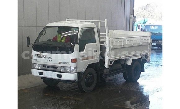 Tenga Imported Toyota Dyna Chena Rori in Import - Dubai in Harare Tenga Imported Toyota Dyna Chena Rori in Import - Dubai in Harare