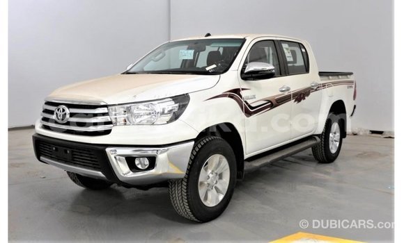 Acheter Import Voiture Toyota Hilux Blanc à Import - Dubai, Harare Acheter Import Voiture Toyota Hilux Blanc à Import - Dubai, Harare