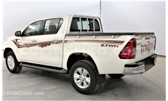 Acheter Import Voiture Toyota Hilux Blanc à Import - Dubai, Harare Acheter Import Voiture Toyota Hilux Blanc à Import - Dubai, Harare