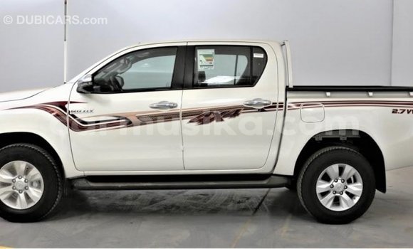 Acheter Import Voiture Toyota Hilux Blanc à Import - Dubai, Harare Acheter Import Voiture Toyota Hilux Blanc à Import - Dubai, Harare