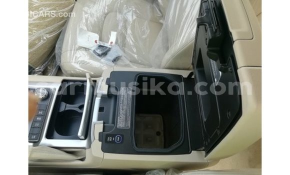 Acheter Import Voiture Toyota Land Cruiser Noir à Import - Dubai, Harare Acheter Import Voiture Toyota Land Cruiser Noir à Import - Dubai, Harare