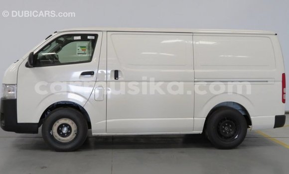 Acheter Import Voiture Toyota Hiace Blanc à Import - Dubai, Harare Acheter Import Voiture Toyota Hiace Blanc à Import - Dubai, Harare