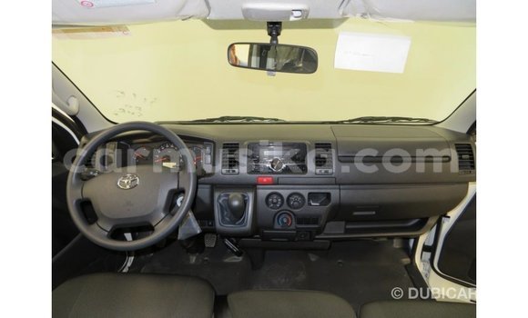 Acheter Import Voiture Toyota Hiace Blanc à Import - Dubai, Harare Acheter Import Voiture Toyota Hiace Blanc à Import - Dubai, Harare